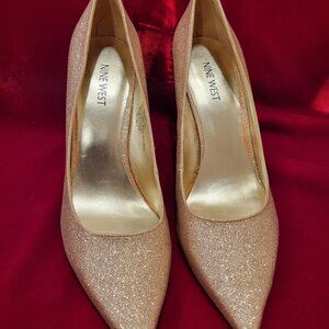 New Nine West Gold Pumps size 9M